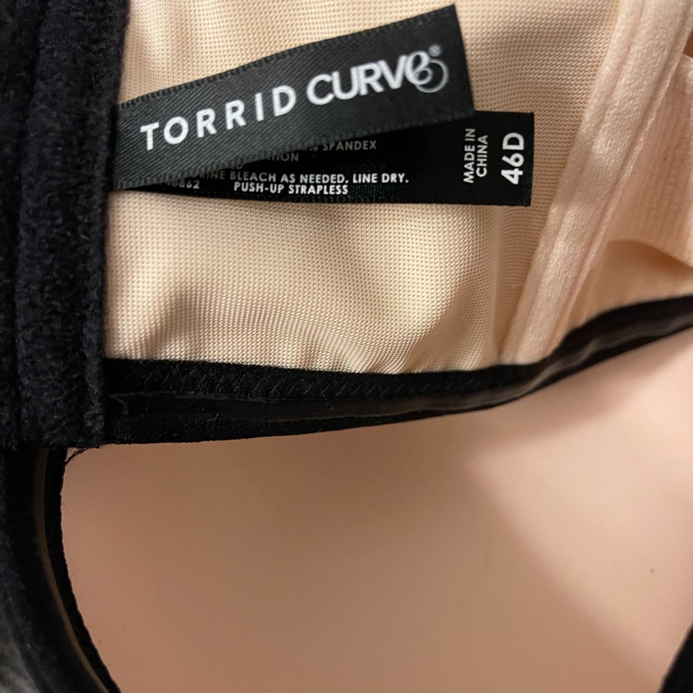 46D black and peach push-up bra (can be worn strapless)